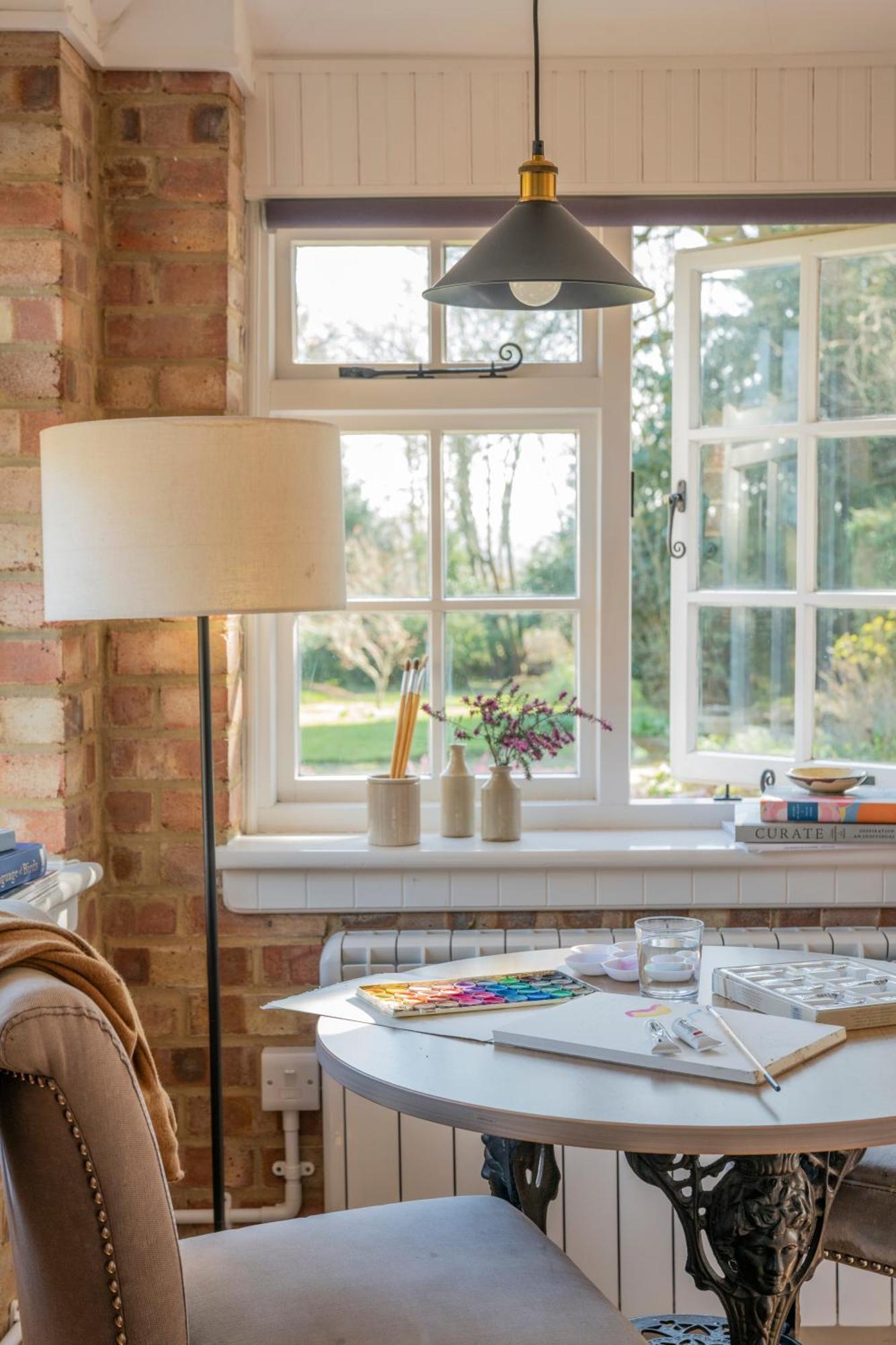 Old Mill Lodge By Huluki Sussex Stays Hurstpierpoint Bagian luar foto